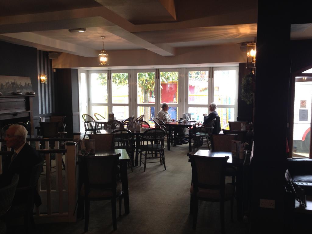 Templars Hotel And Restaurant Baldock Exterior photo