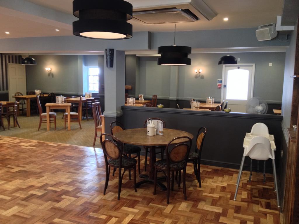 Templars Hotel And Restaurant Baldock Exterior photo